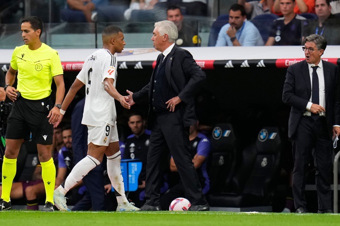 HLV Ancelotti đang sử dụng Mbappe sai cách?