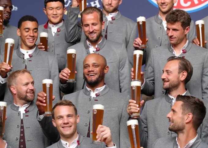 Kompany khuyến khích cầu thủ Bayern tham dự Oktoberfest